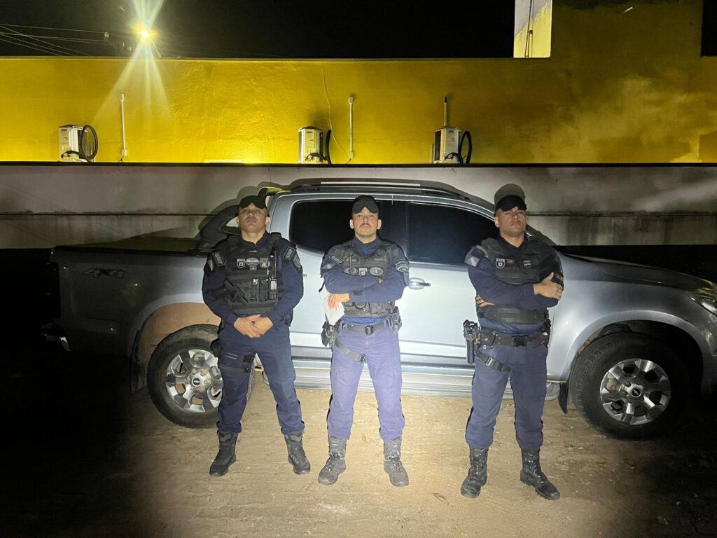 ROMU apreende drogas e apresenta veículo adulterado no Bairro Altamira